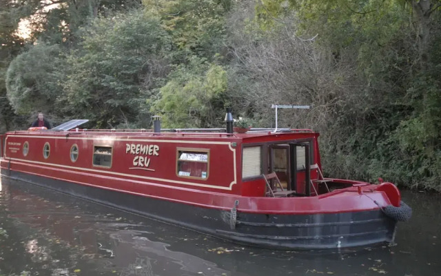 The Cru Houseboats