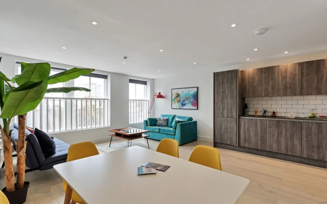 Right On : Bright On Apartment 1E | By My Getaways