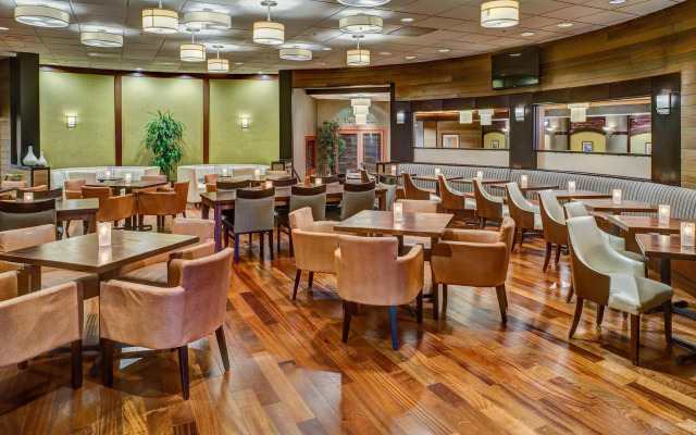 DoubleTree by Hilton Seattle Airport