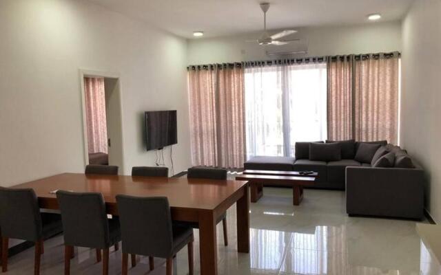 Modern luxury Condo,3 bedroom and 3 bathrooms