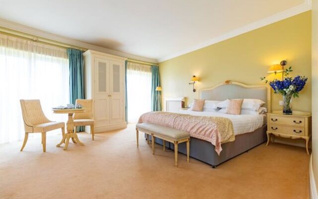 Step House Hotel