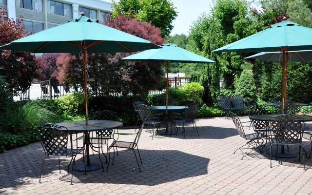 Holiday Inn & Suites Parsippany Fairfield by IHG