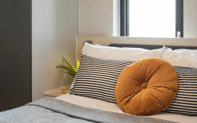 StayCozy at Enclave Croydon