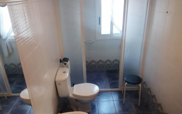 Villa familiar buhardilla piscina y BBQ