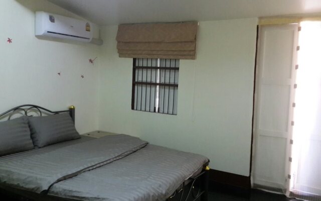Green Box Hostel