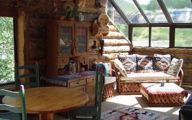 Mountain Edge Condominiums