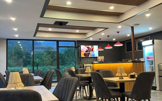 Ahsena Buti̇k Otel