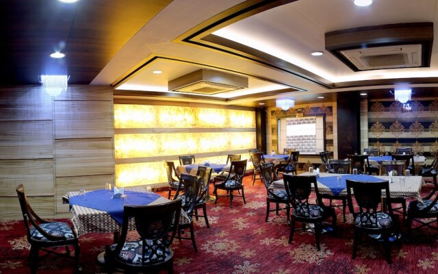 Hotel puneet international
