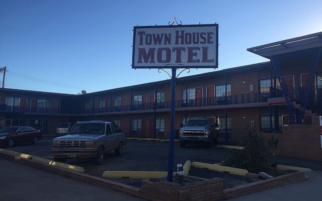 TownHouse Motel