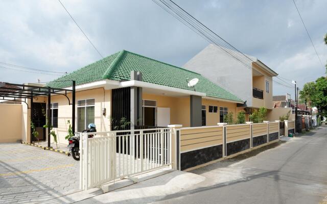 RedDoorz near Gejayan 3
