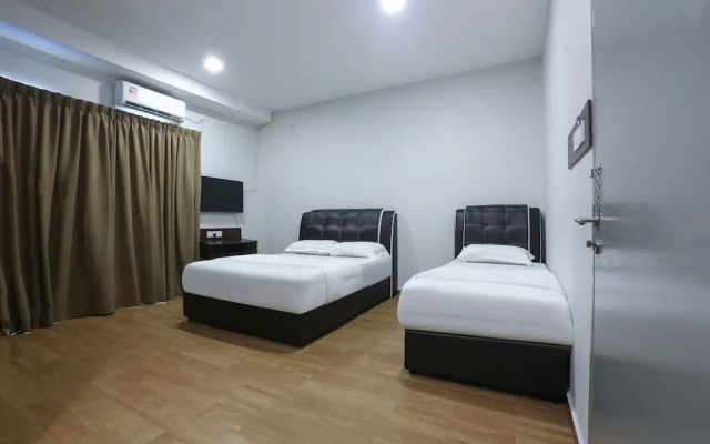 OYO 89859 PP Traveller's Hotel
