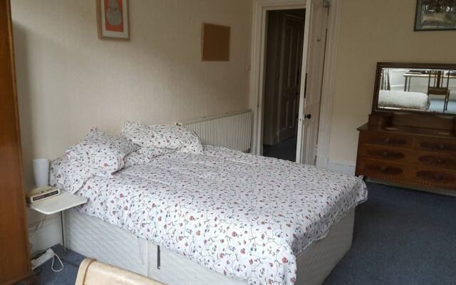 3 Bedroom City Flat in Edinburgh