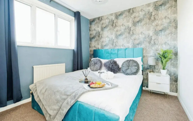 Canterbury Charm, Spacious 4 Bed House