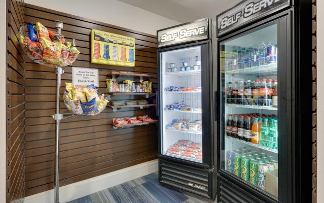 Holiday Inn Express Hotel & Suites Scottsbluff-Gering by IHG