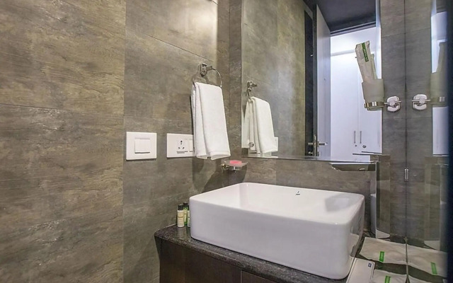 Hotel Luxury Villa Near Delhi Airport