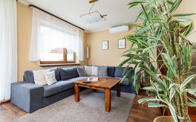 Family House Poreba Cracow by Renters