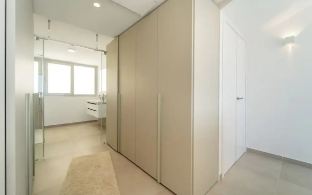 Benalmadena Luxury 4 Bed Apartment Jacuzzi