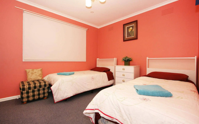 Roseland Holiday House