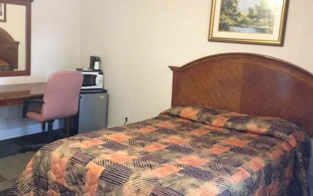 A & E Motel