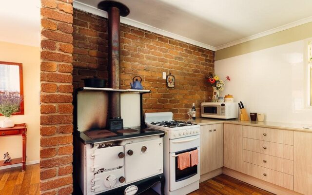 Jacaranda Cottages