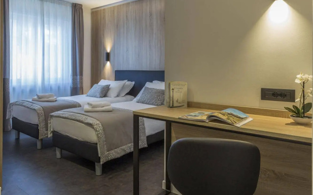 Tourist Hotel