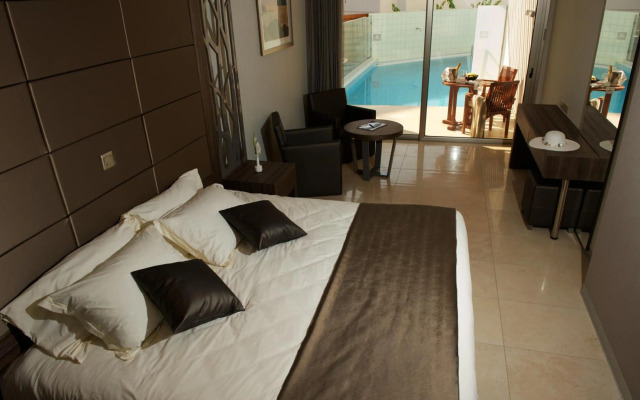 Adams Beach Hotel & Spa