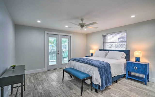 Waterfront Matlacha Home w/ Hot Tub & Grill!