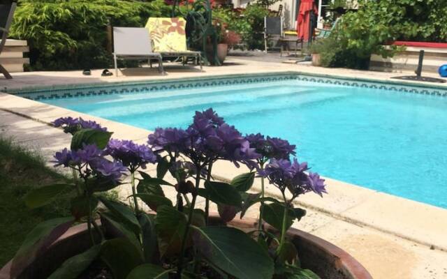 Chez Francoise Et Michel