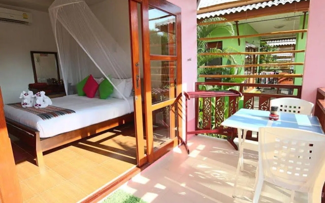 Pinky Bungalows Resort