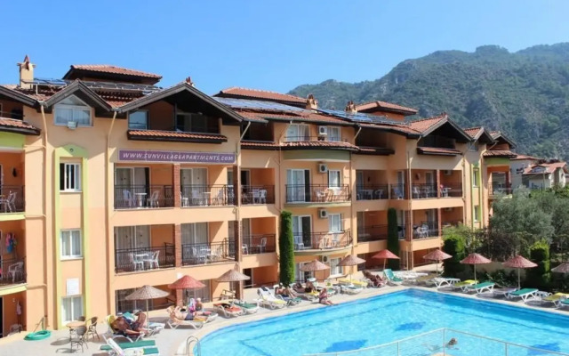 Club Sun Village Apartments