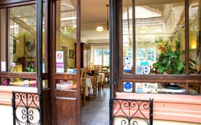 Hôtel Restaurant Les Touristes