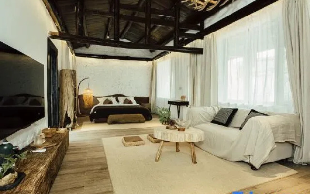 Xiang·Stay Homestay (Xingyi Wanfenglin Branch)