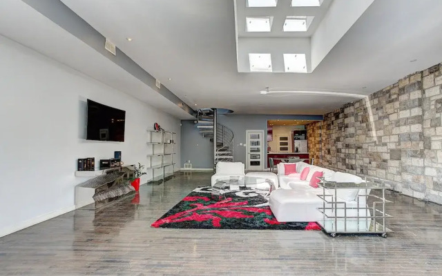 Destination Stays - LOFT HOUSE Quartier des Spectacles