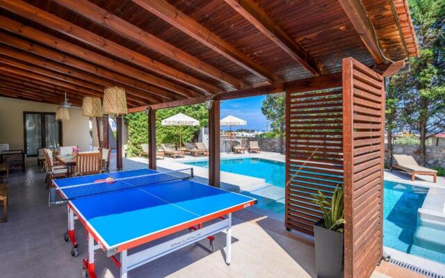 3 Roses Residence