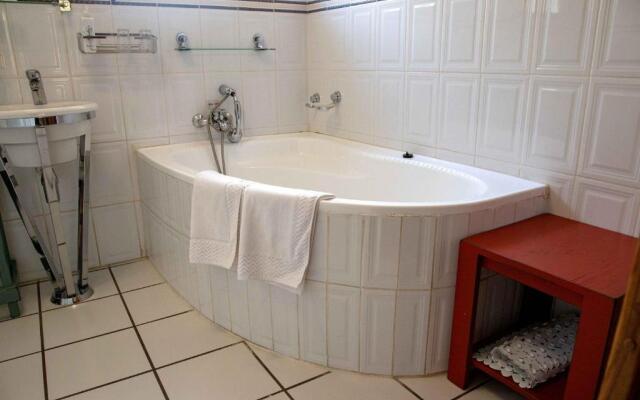 Melsetters Guest Room