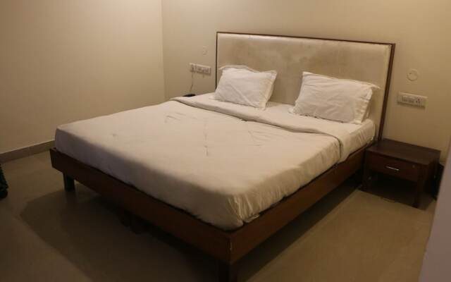 OYO 5190 Hotel Golden Inn