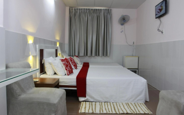 QUANG SAIGON Hotel- 40-7 Bui Vien-Walking street – Guest Rooms – Ho Chi Minh City