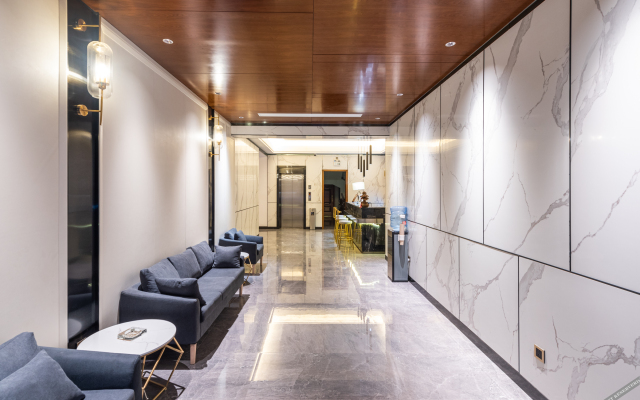 Yintan Zeyinju Hotel