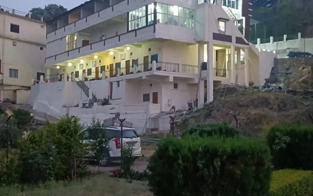 Hotel Tribhuwan by Goroomgo
