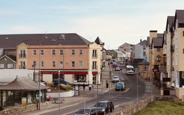 Maddens Bridge Bar, Restaurant & Guesthouse