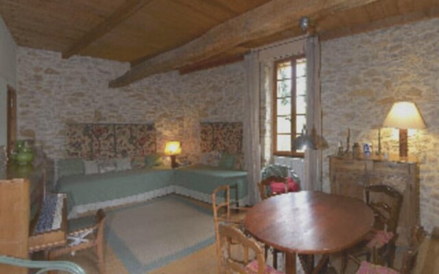 Apartment With 4 Bedrooms in Laudun-l'ardoise, With Wonderful Lake View, Enclosed Garden and Wifi