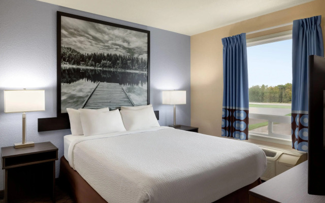 Super 8 by Wyndham Swan River MB