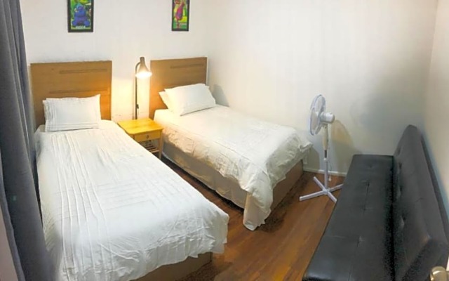 Low price clean linen and free stuff No. 2