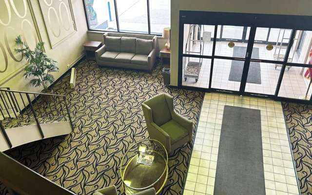 Blue Way Inn & Suites La Crosse