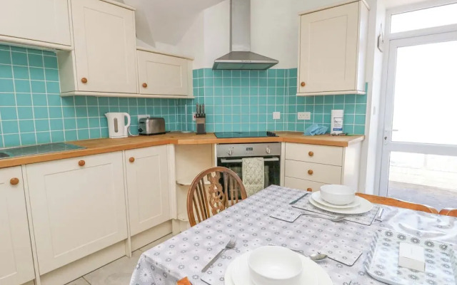 Bethan Apartment