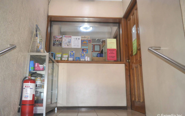 RedDoorz @ Clarkview 21st Street Angeles City