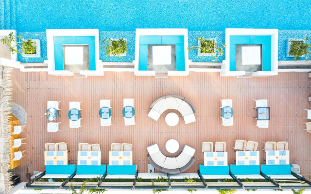 Ferra Hotel and Garden Suites