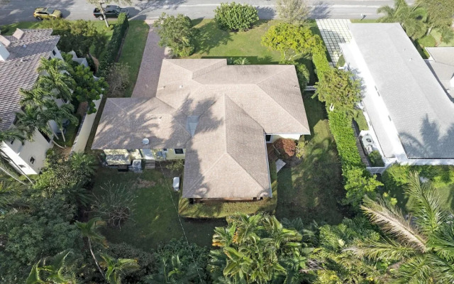 Sun, Shells and Seaspray w/ Lanai