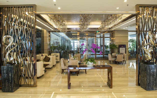 Longjiang Country Garden Phoenix Hotel