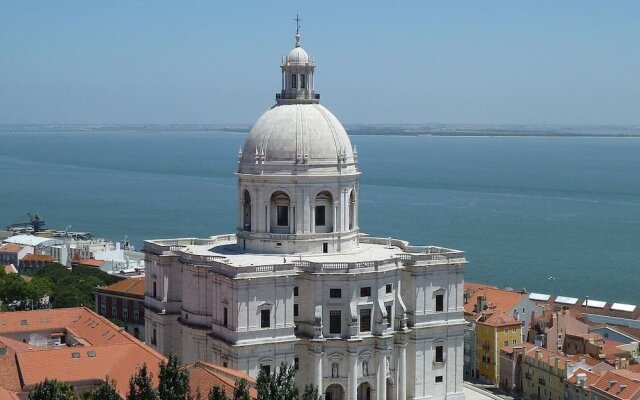 Apartment Balcony and River View in Alfama